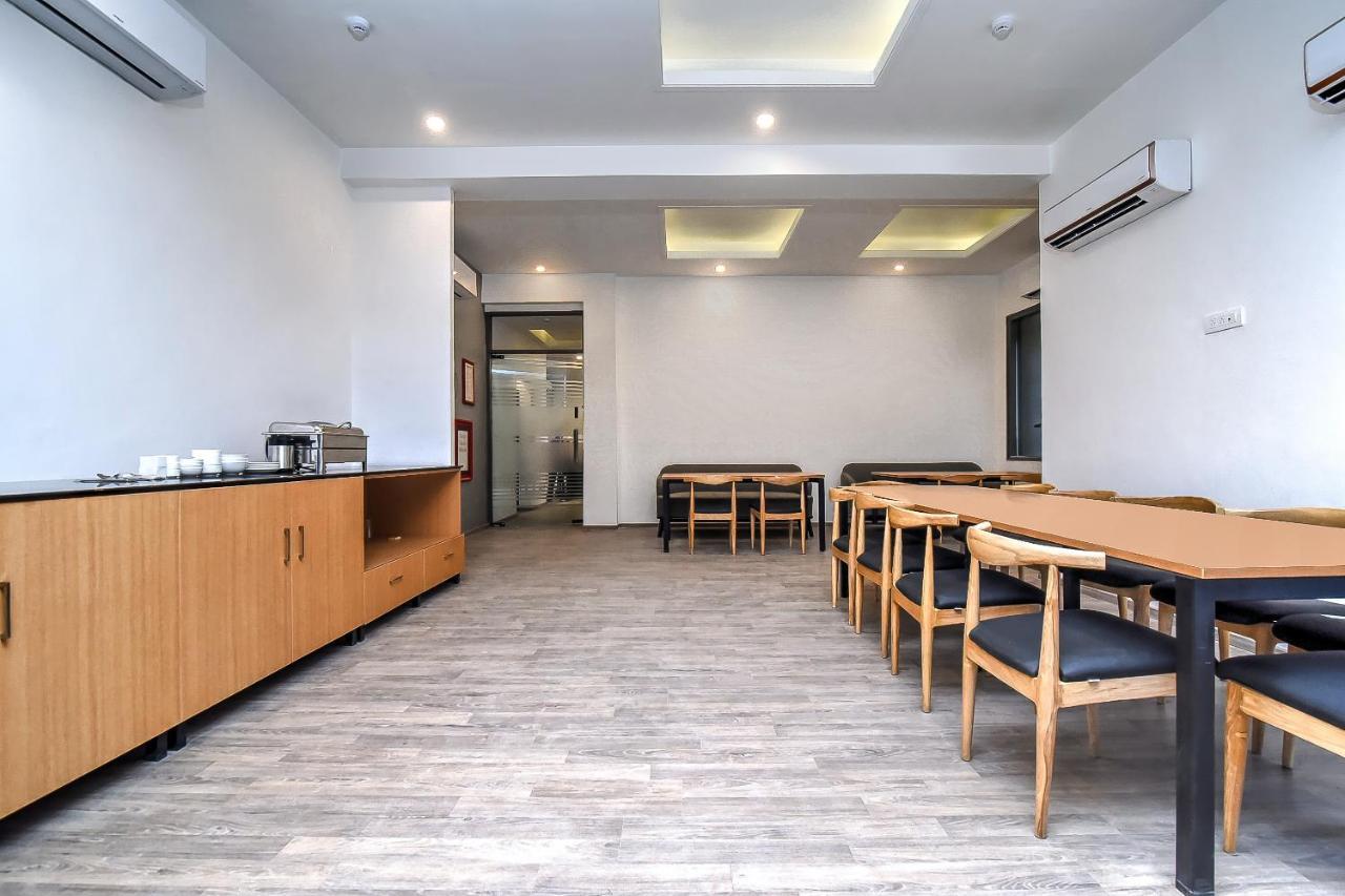 Oyo Townhouse 044 Sector 14 Gurugram Hotel Gurgaon Exterior photo