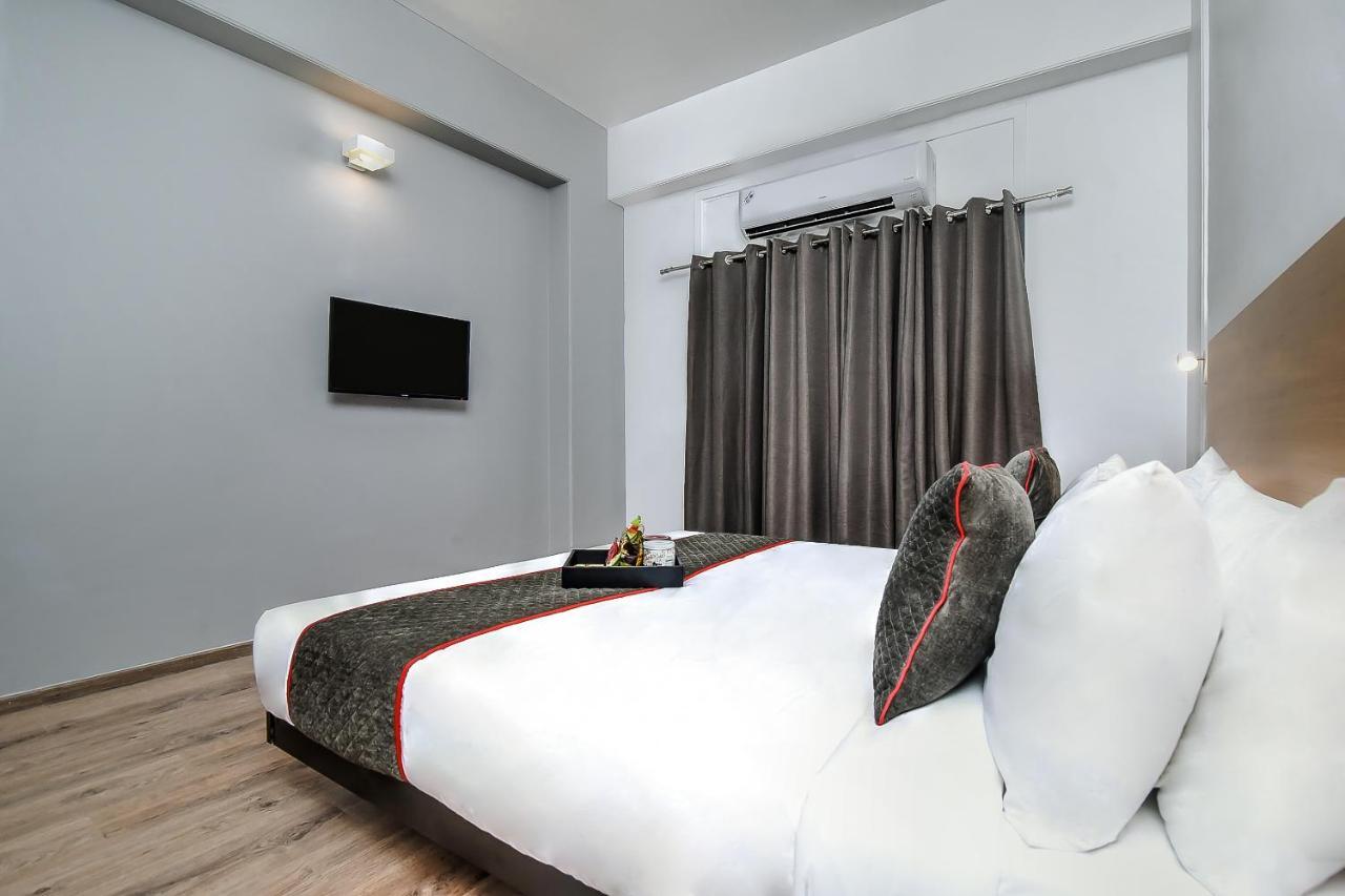 Oyo Townhouse 044 Sector 14 Gurugram Hotel Gurgaon Exterior photo