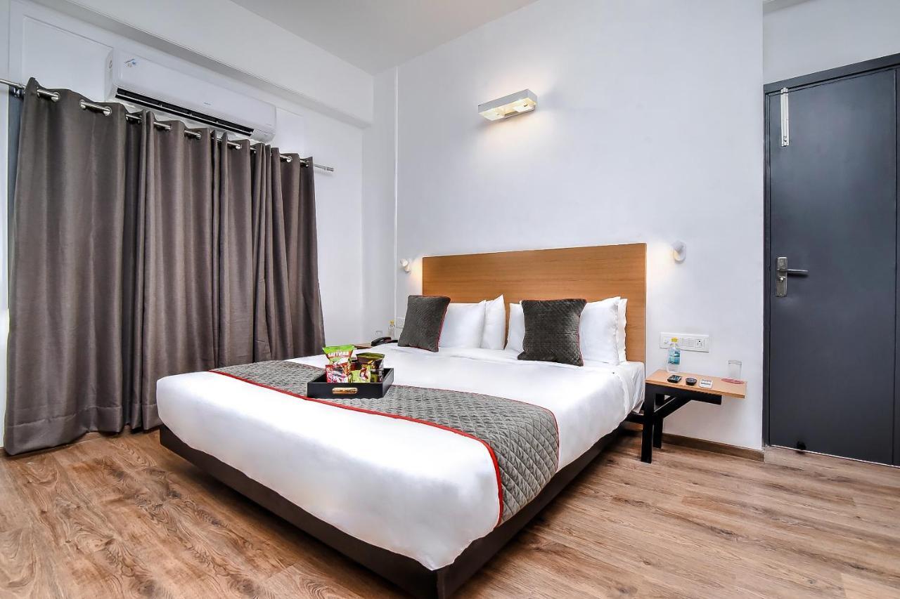 Oyo Townhouse 044 Sector 14 Gurugram Hotel Gurgaon Exterior photo