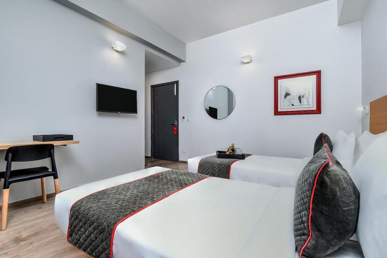 Oyo Townhouse 044 Sector 14 Gurugram Hotel Gurgaon Exterior photo