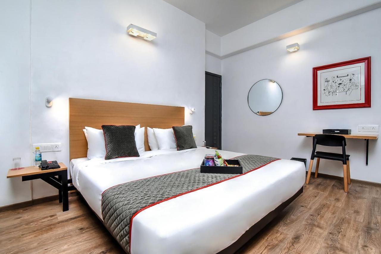 Oyo Townhouse 044 Sector 14 Gurugram Hotel Gurgaon Exterior photo